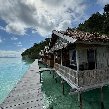 Junior Homestay Kri Bagian luar foto