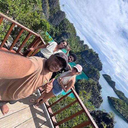 Junior Homestay Kri Bagian luar foto