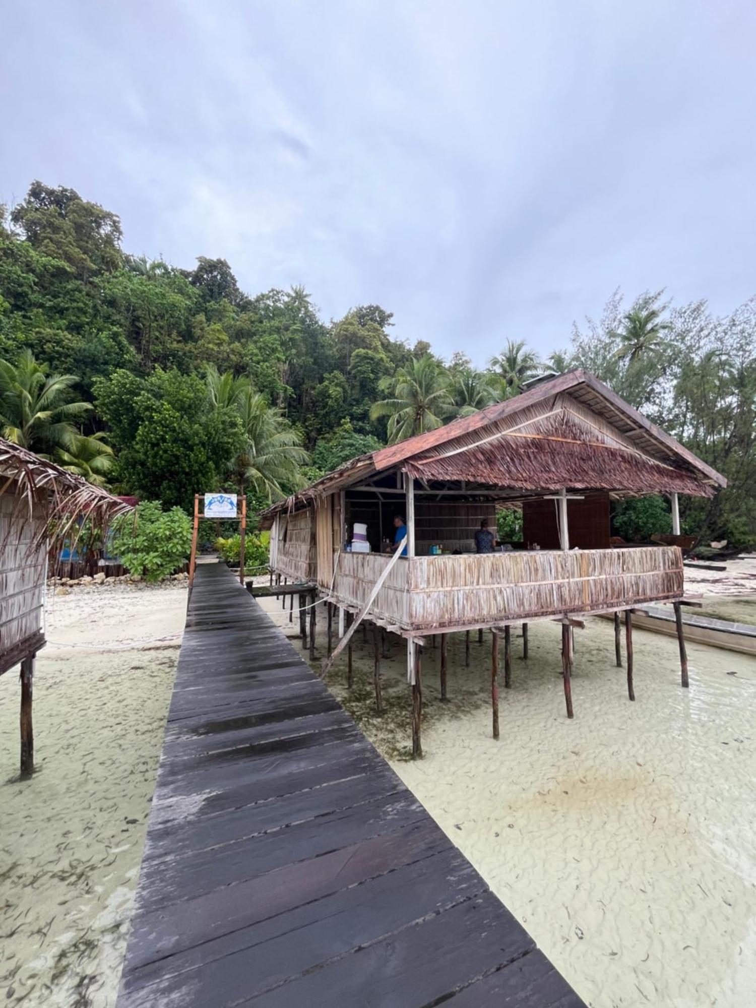 Junior Homestay Kri Bagian luar foto