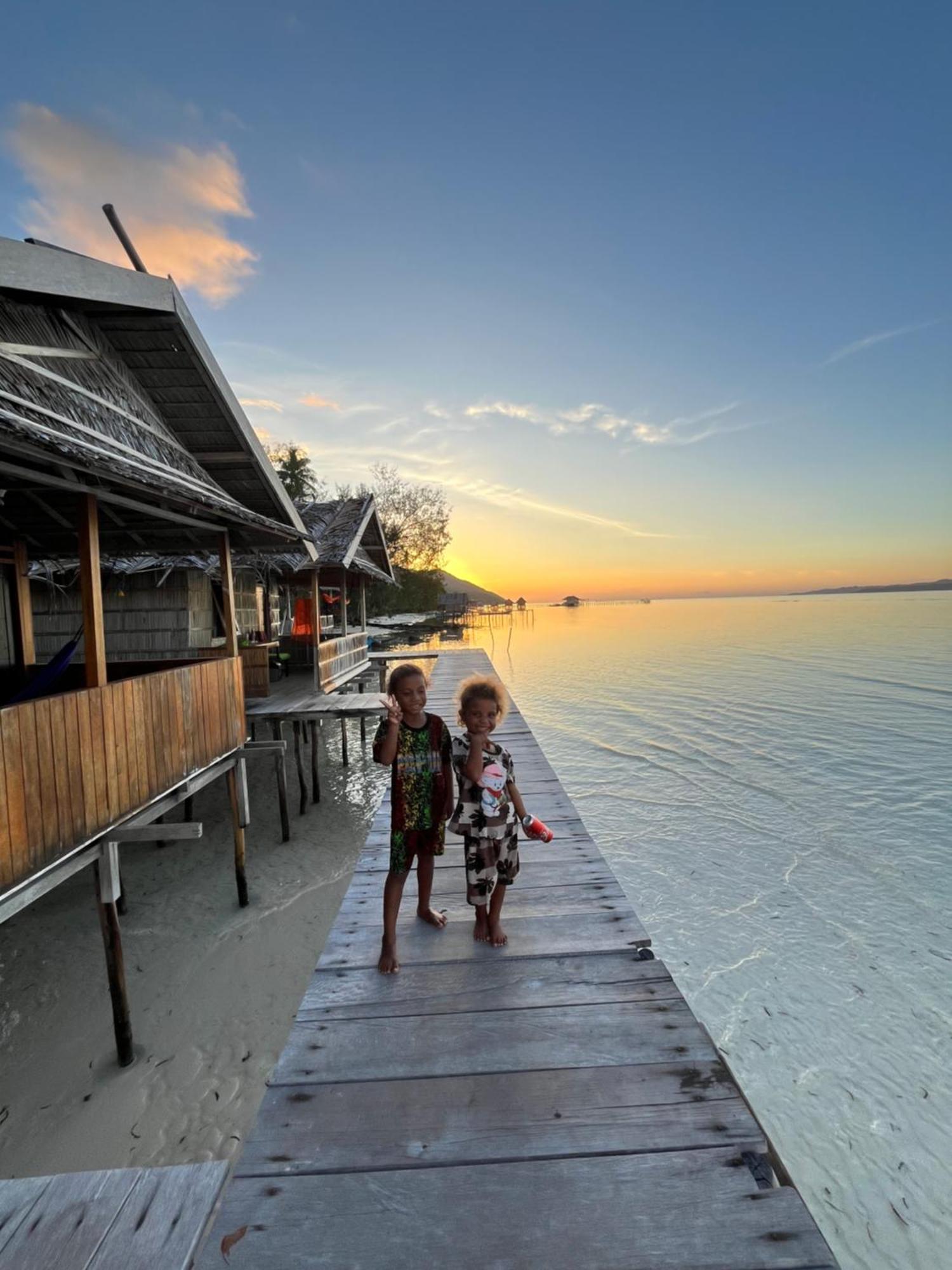Junior Homestay Kri Bagian luar foto