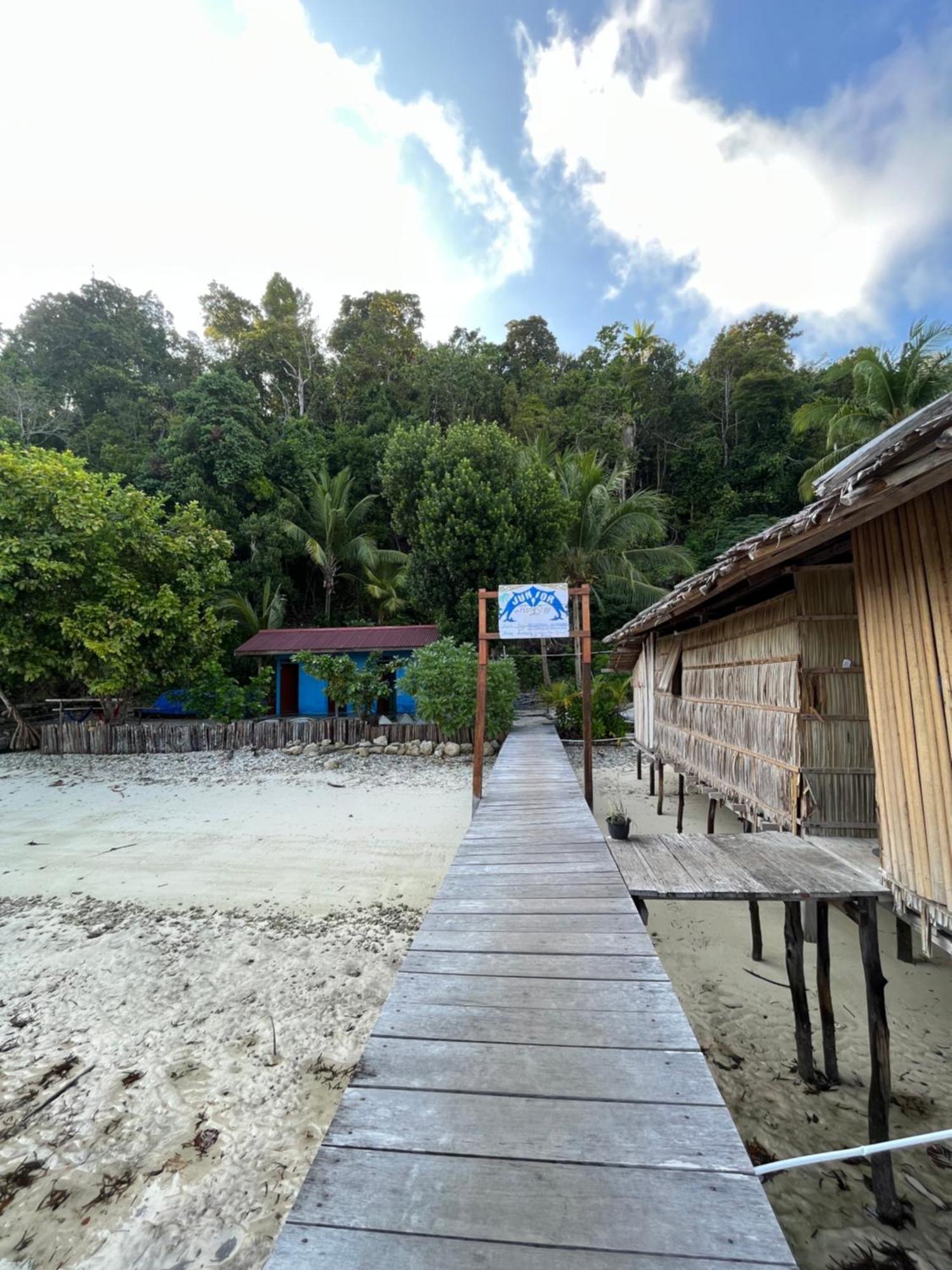 Junior Homestay Kri Bagian luar foto