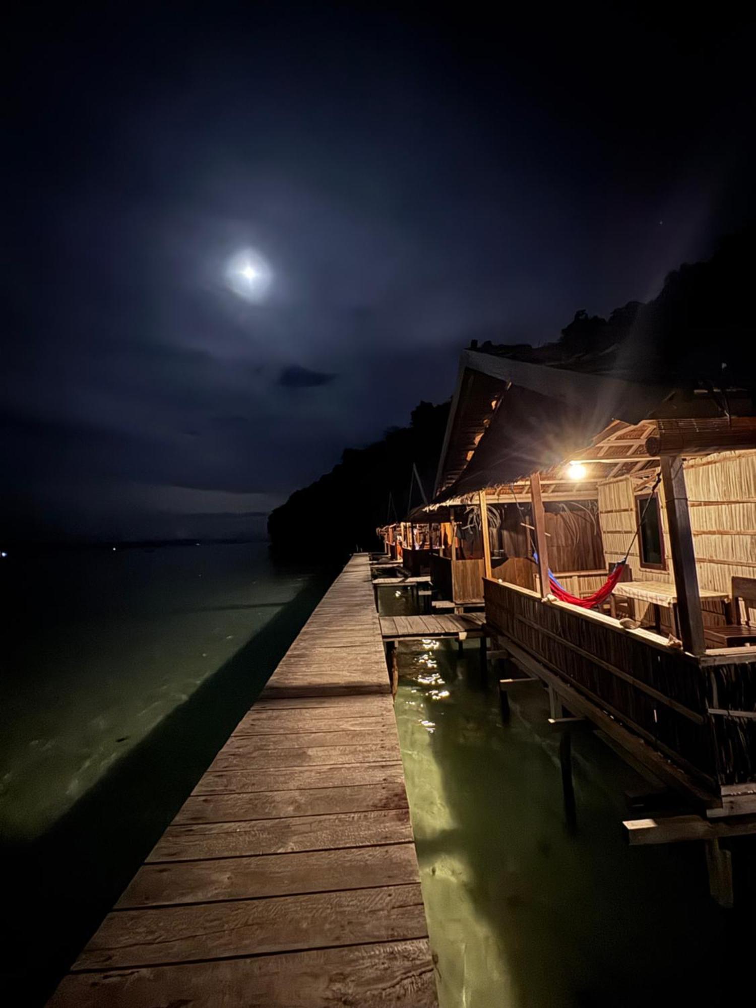 Junior Homestay Kri Bagian luar foto